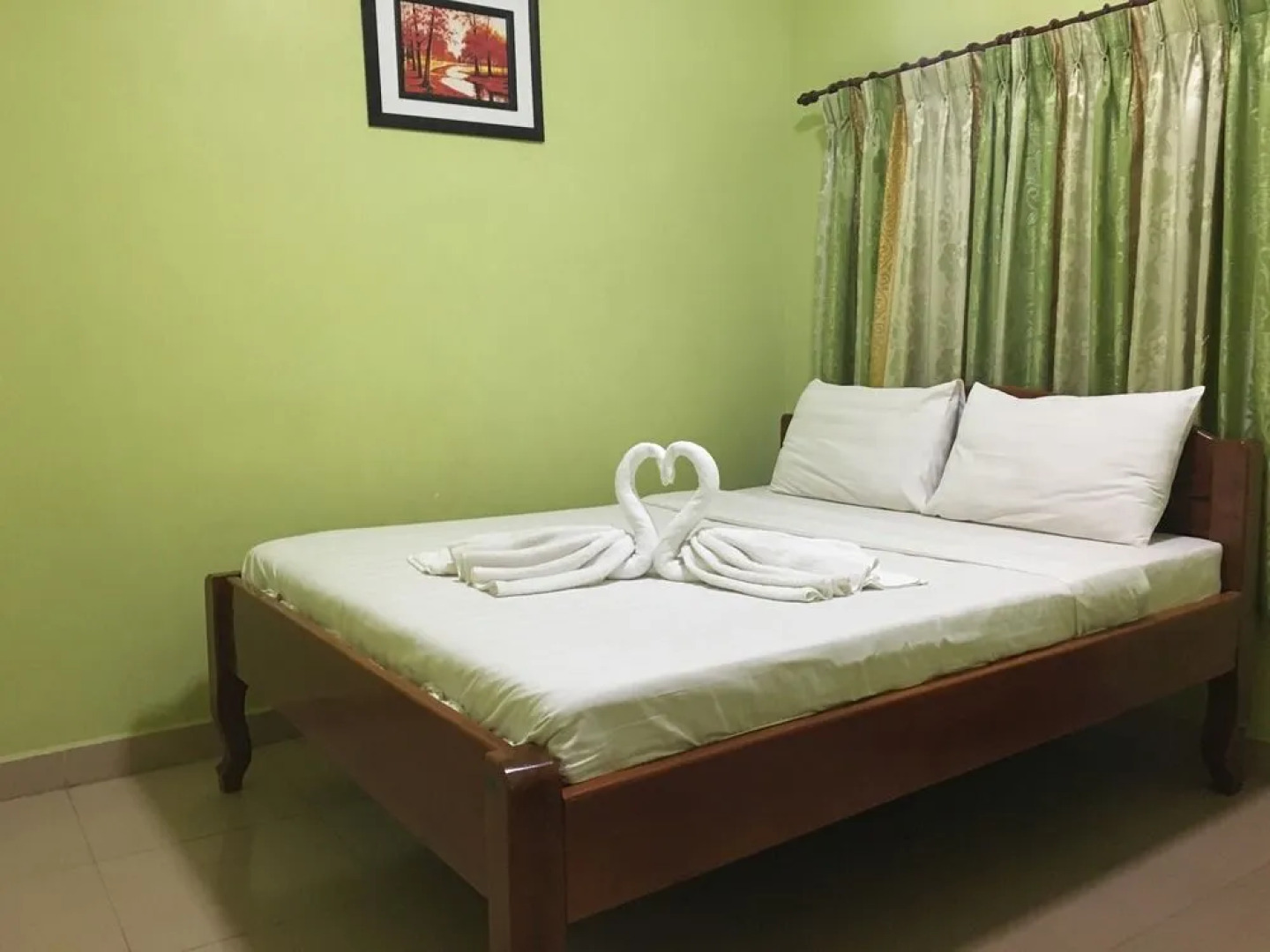 Pra-Tna Guest House and Coffee