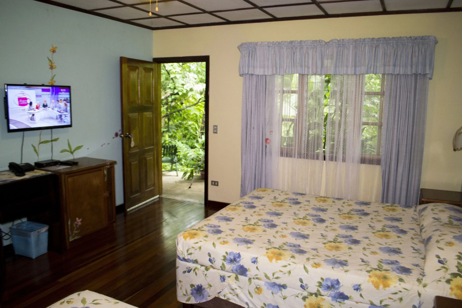 Lands in Love Tierras Enamoradas