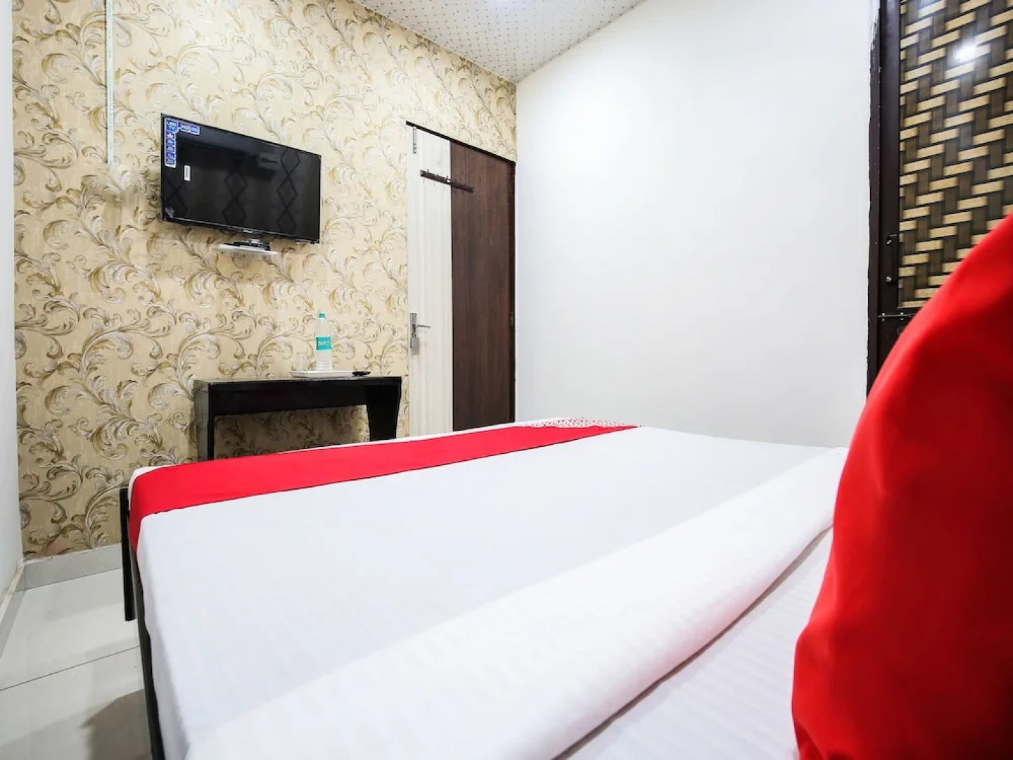 Spot On 47204 Royal Guest House