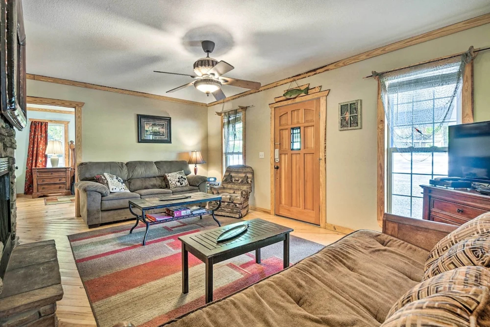 Cabin in Resort - 1/2 Mi to Guntersville Lake!