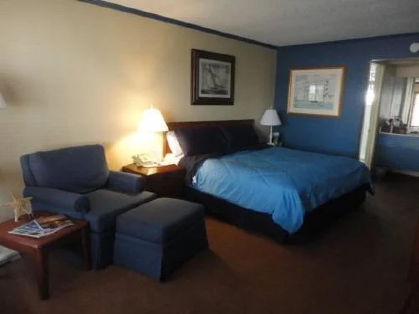 Monterey Inn & Marina