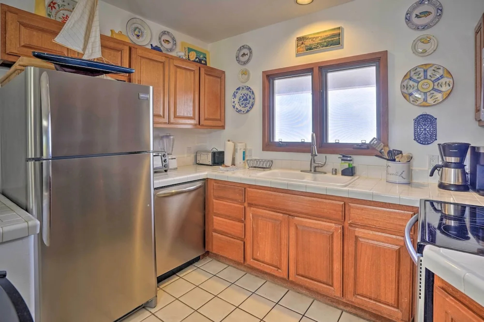 Quiet Avalon Getaway Villa w/ Ocean View & Balcony