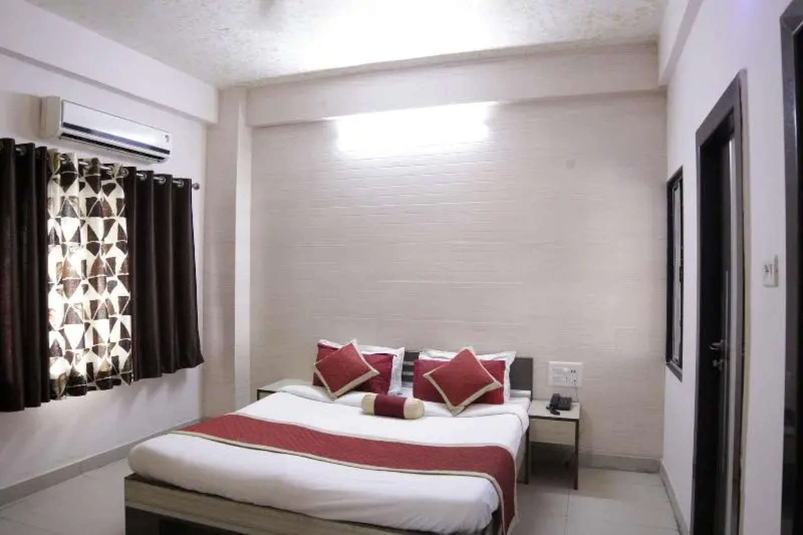 Capital O 48457 Amit Palace