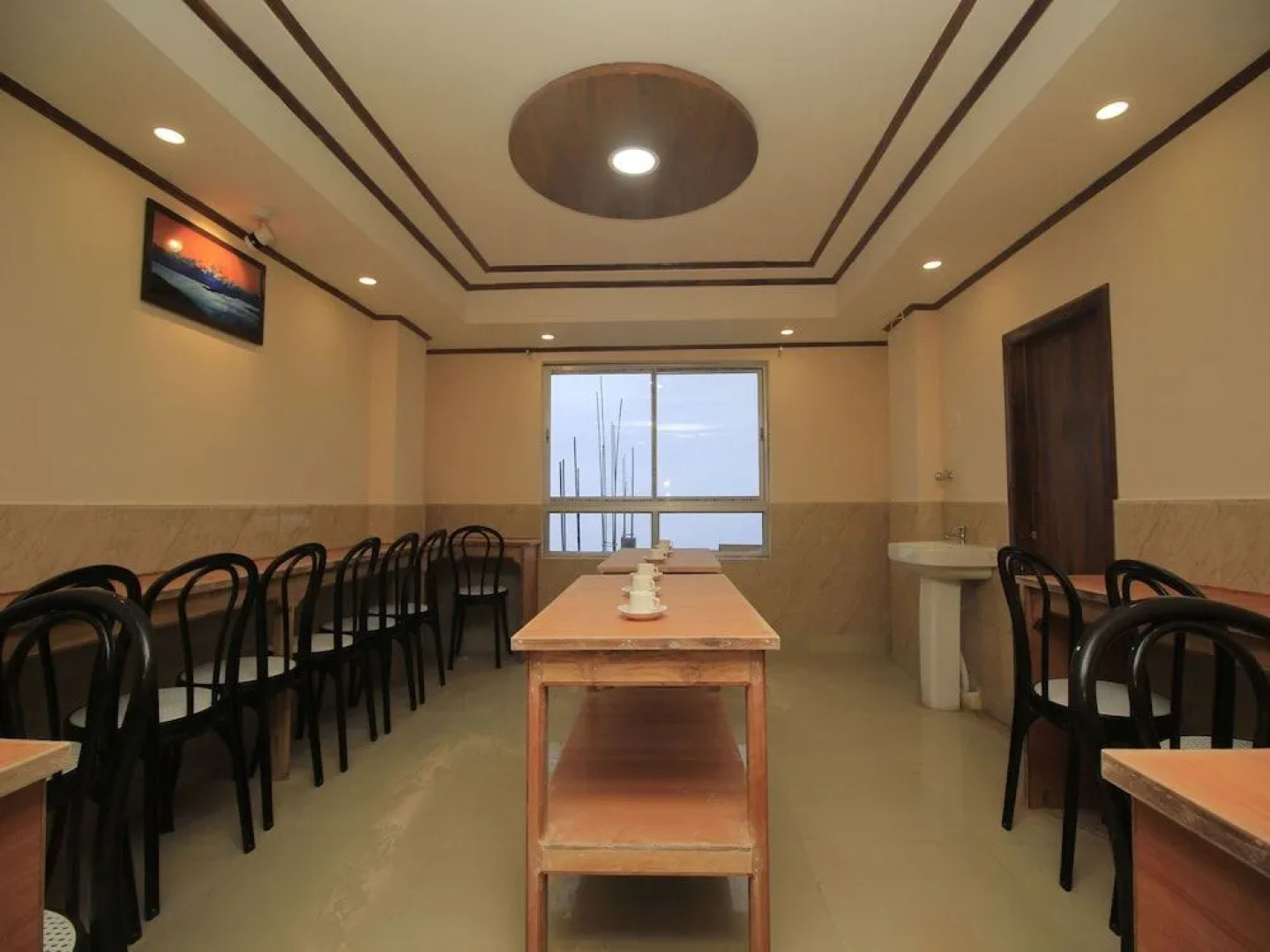 OYO 12370 Royal Sarava