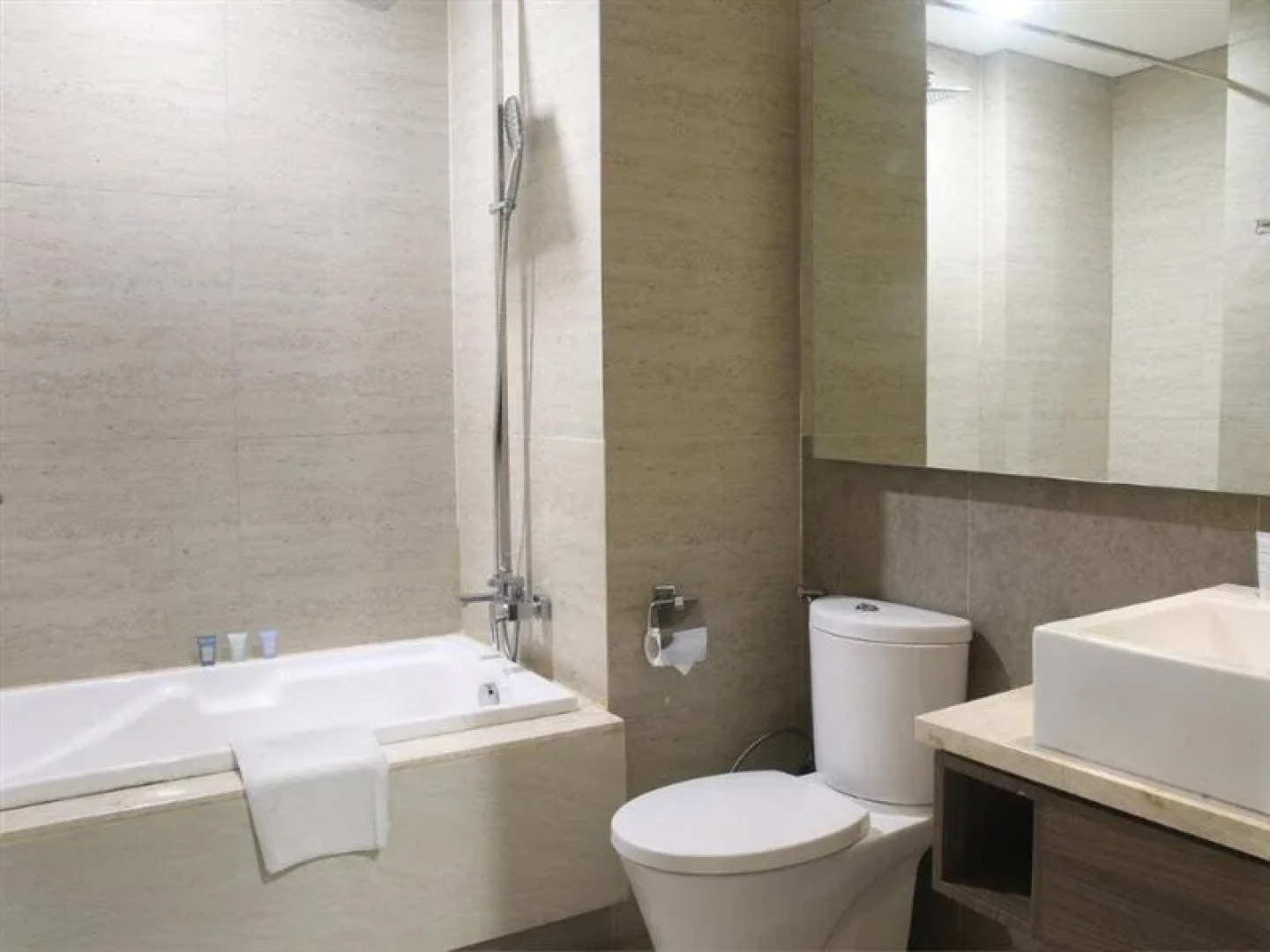 Graha Makara Suite Hotel & Residence