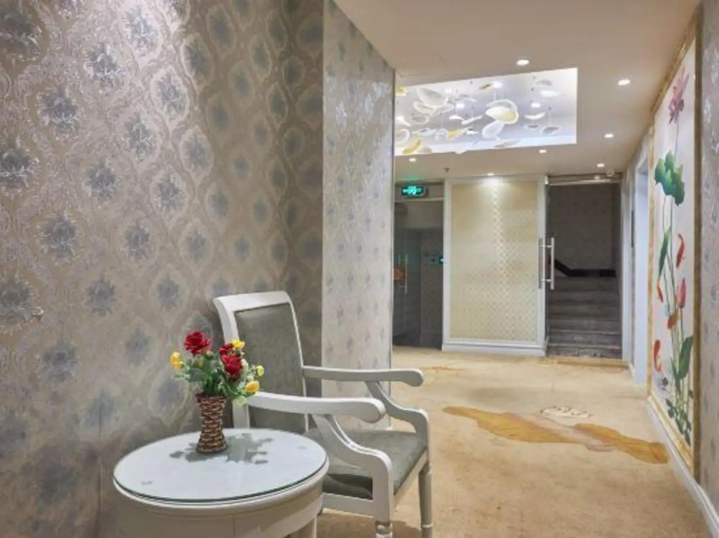 Hua Lian Business Hotel