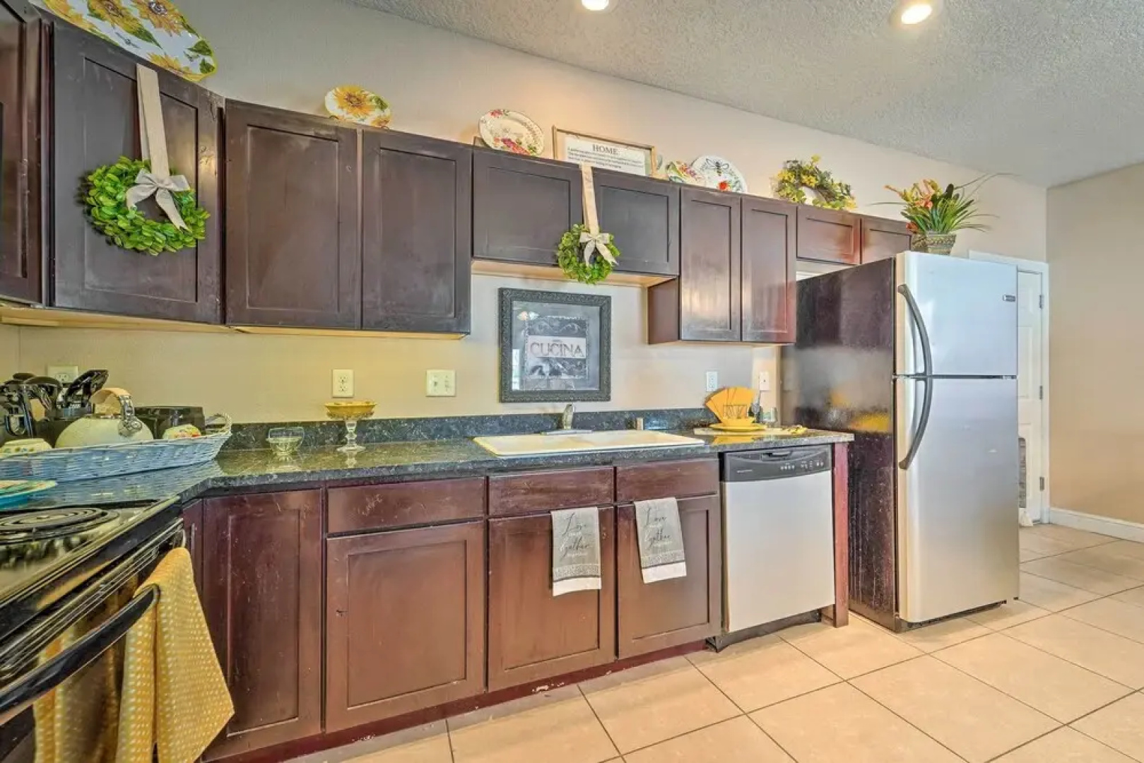 Charming Portales Retreat Across From Enmu!