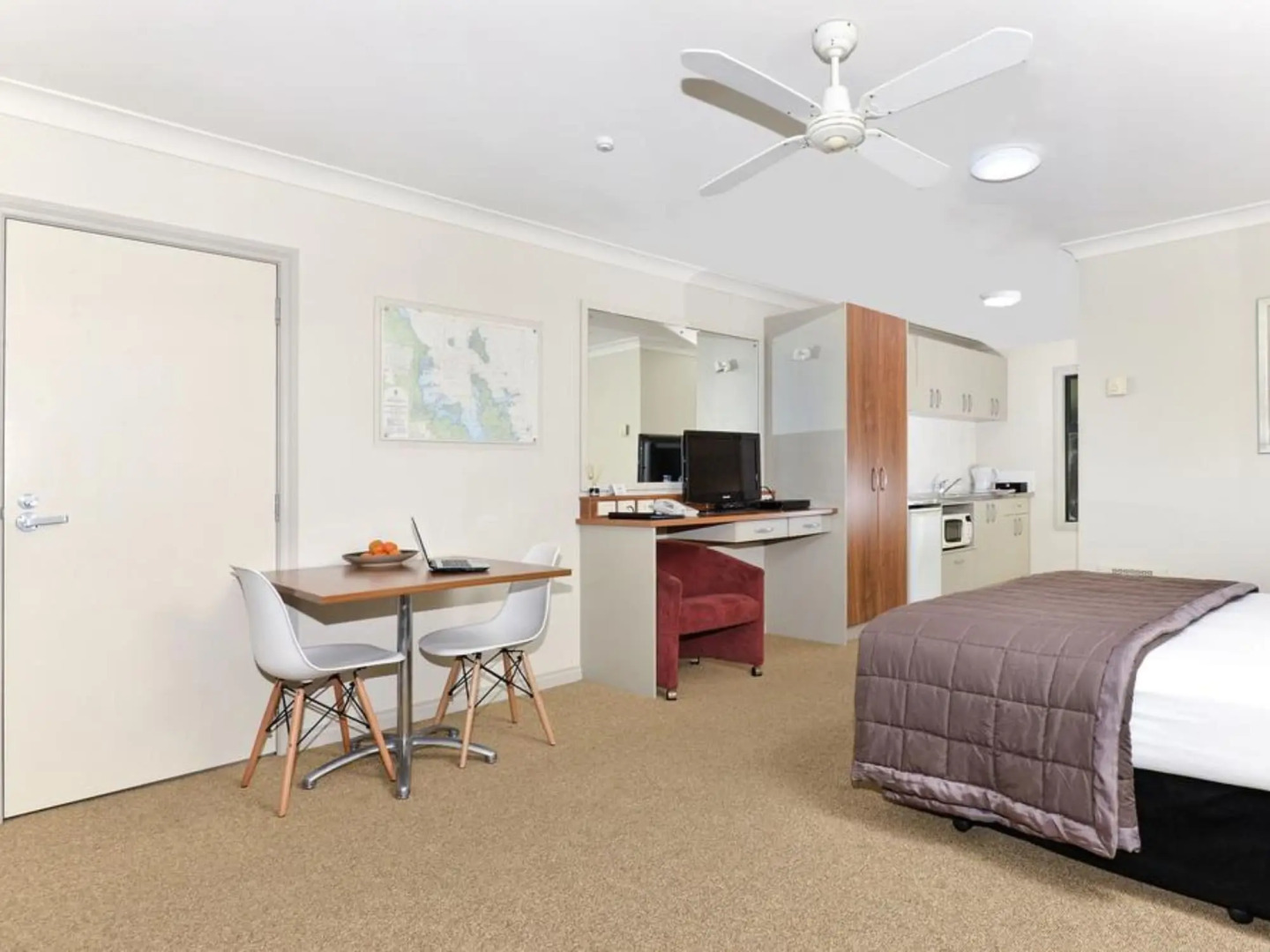 Whangaparaoa Lodge Motel