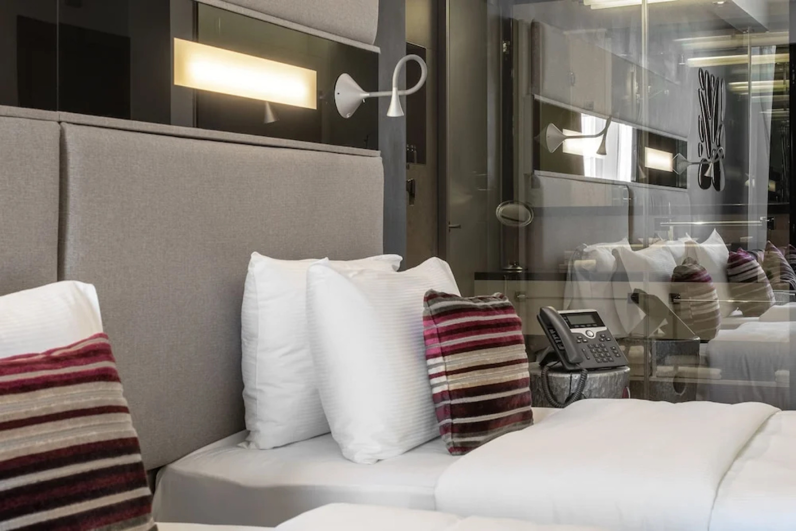 Дизайн-отель 11 Mirrors