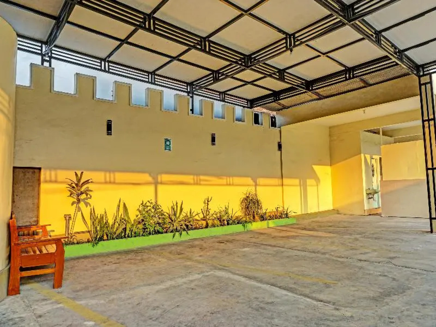 Oyo 91599 Penginapan Mutiara Madiun