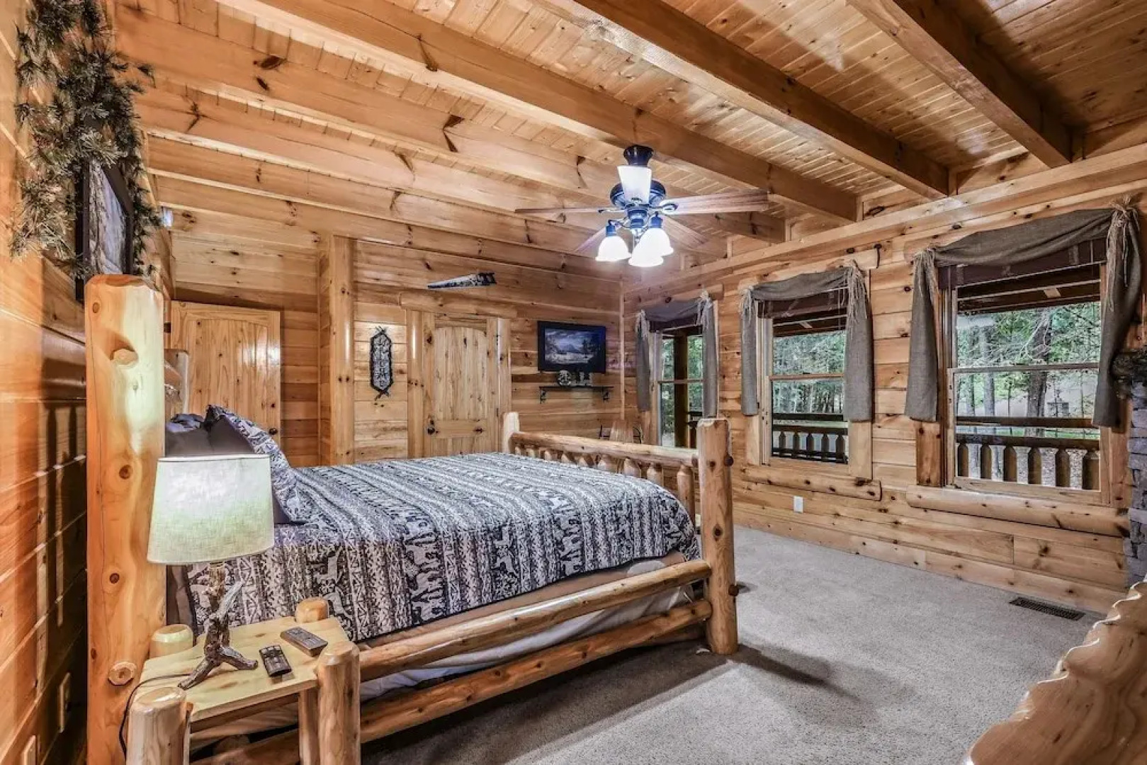 A Mountain Spirit 3 Bedroom Cabin by RedAwning