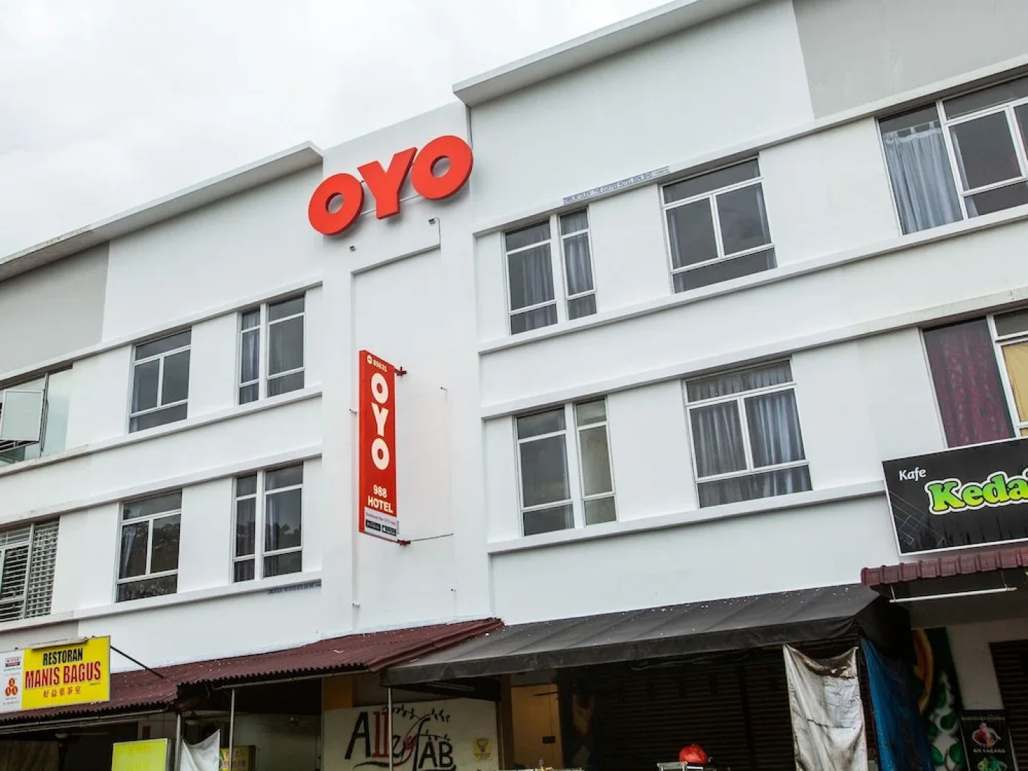 988 Hotel by OYO Rooms