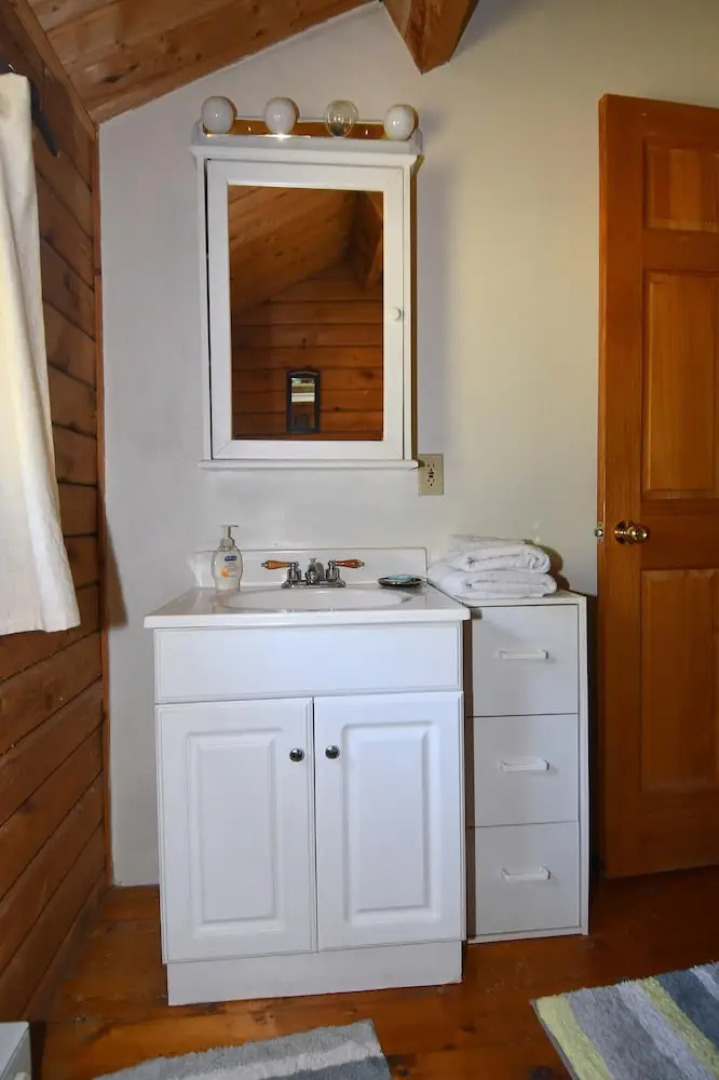 Whispering Hills - Couples Getaway