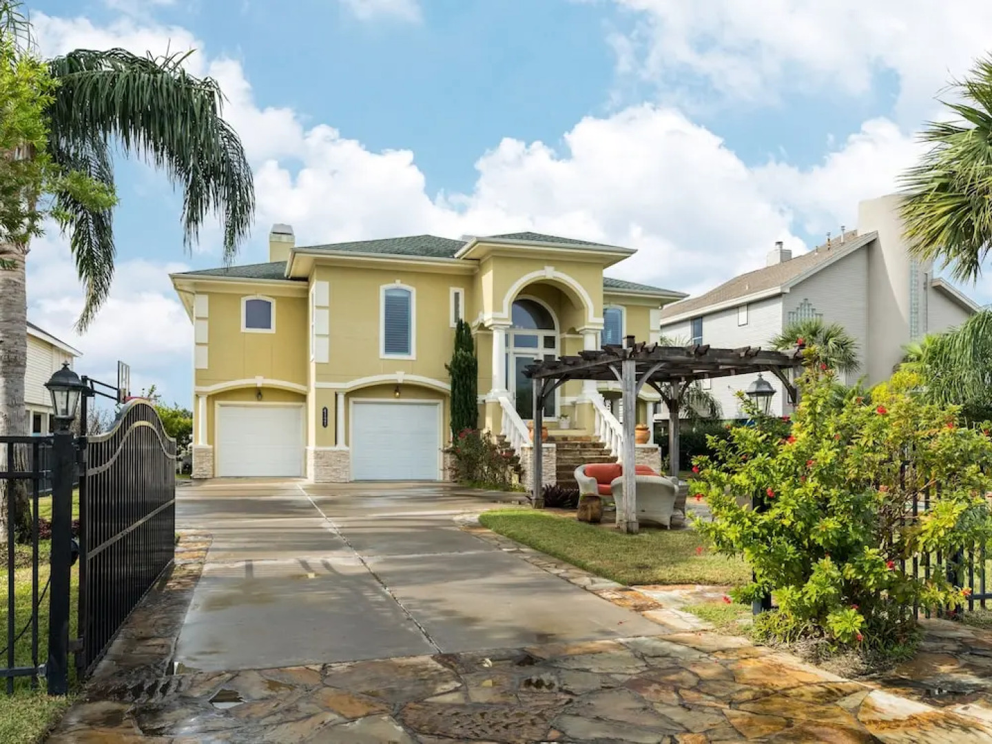 4121 West Bayside Way Home