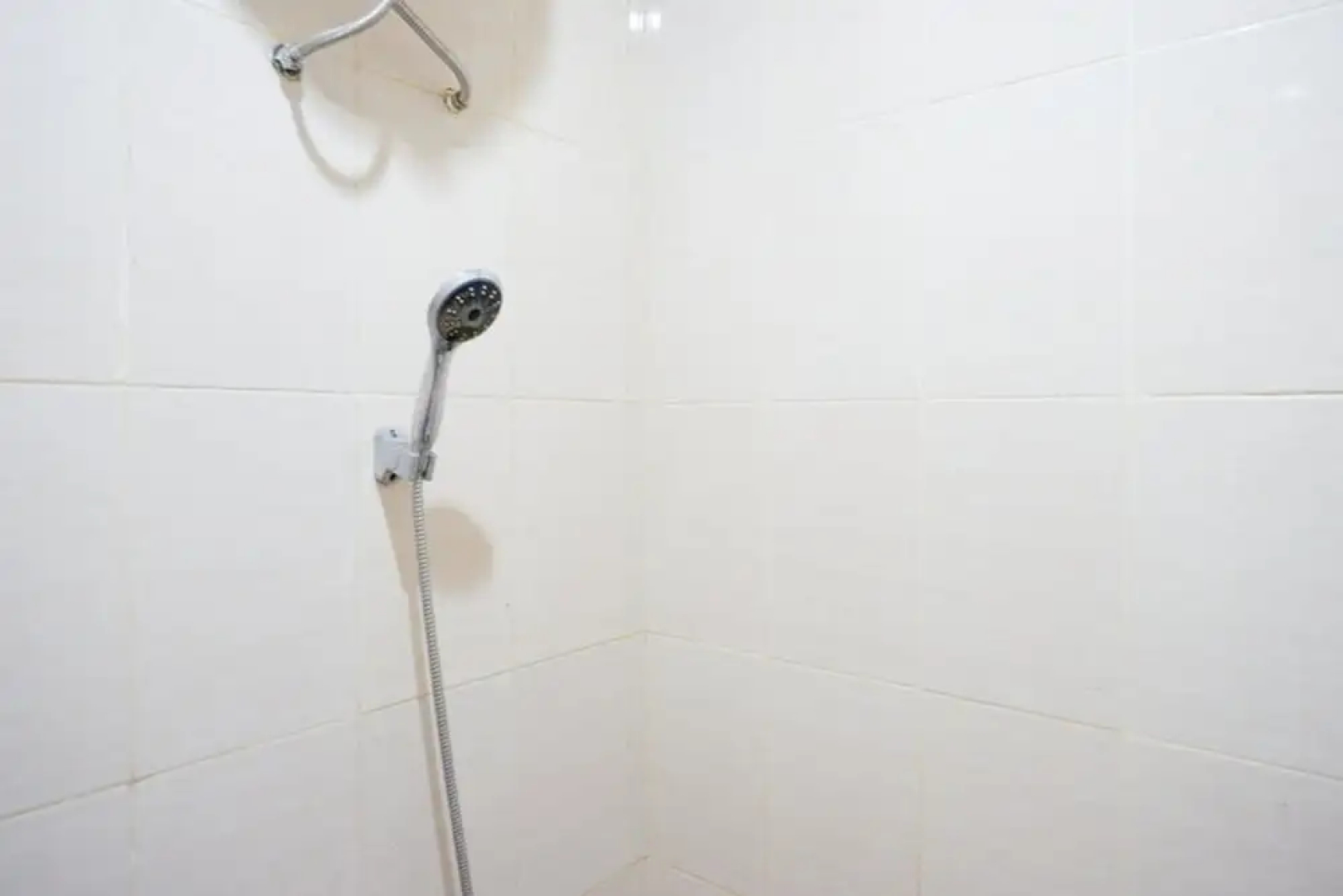 Airy Eco Solo Baru Diponegoro A8