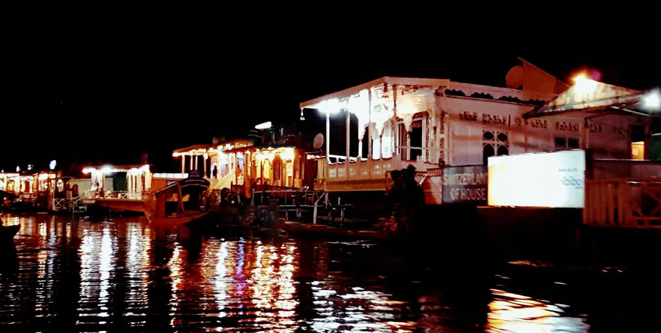 Houseboat Switzerland