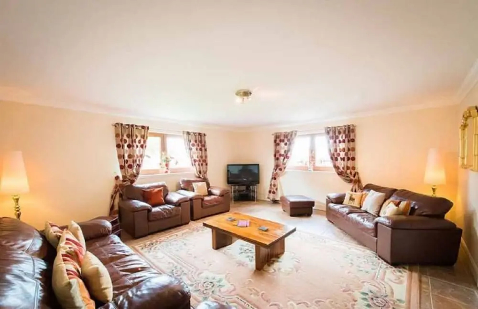 Keepers Lodge with Hot Tub