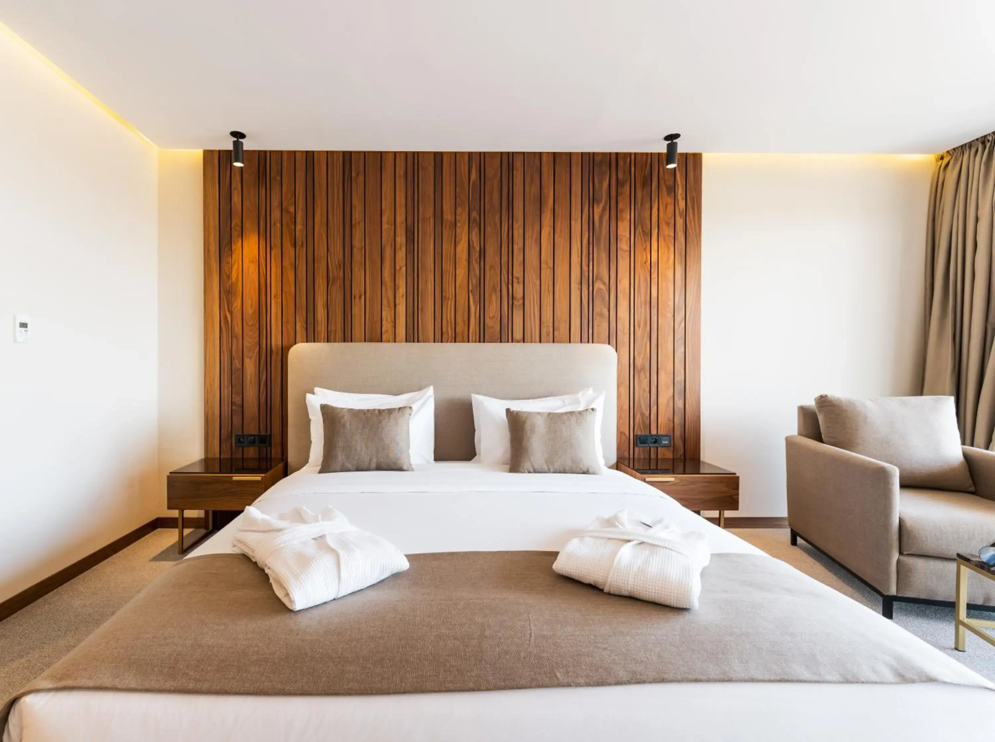 Golden Tulip Muscat