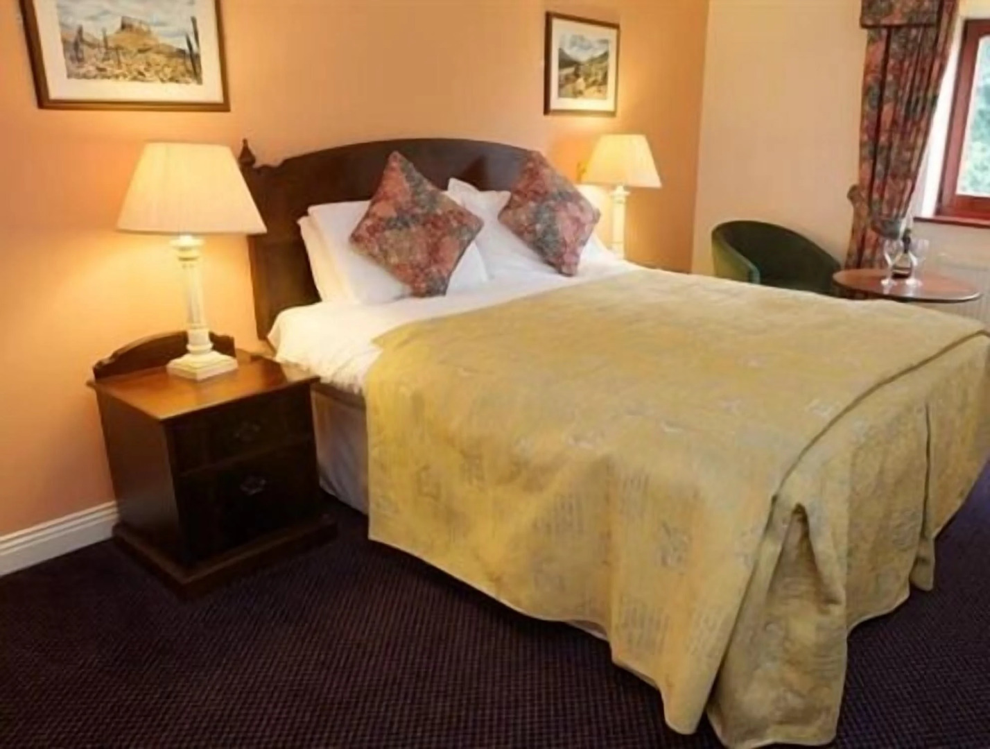 The Cook and Barker Inn