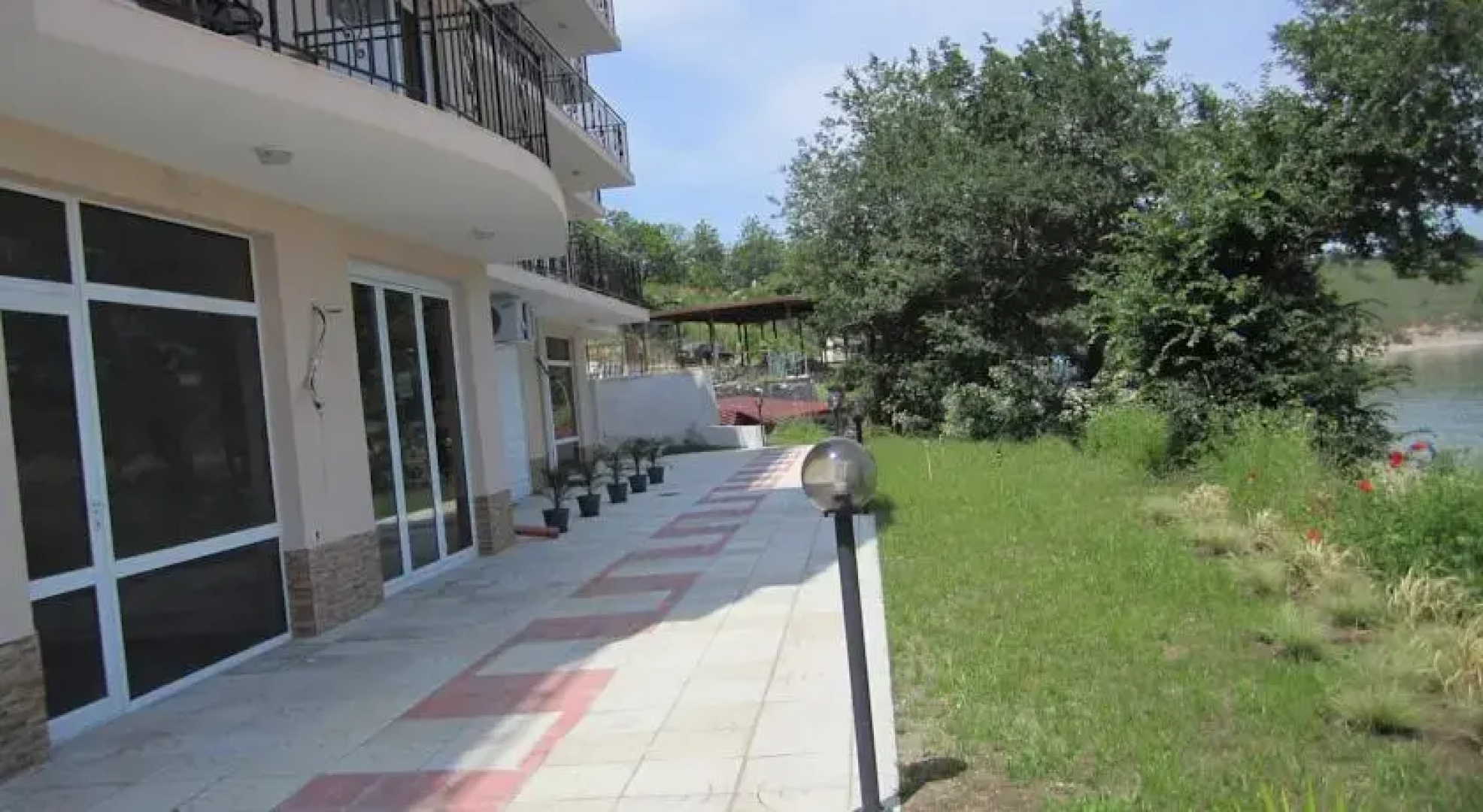 Akra Apartments