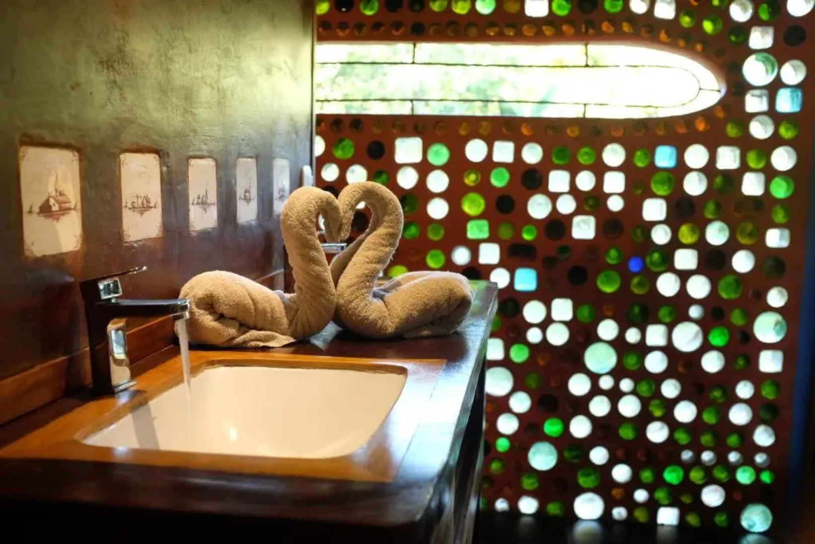 Tree House Beachfront Lodge