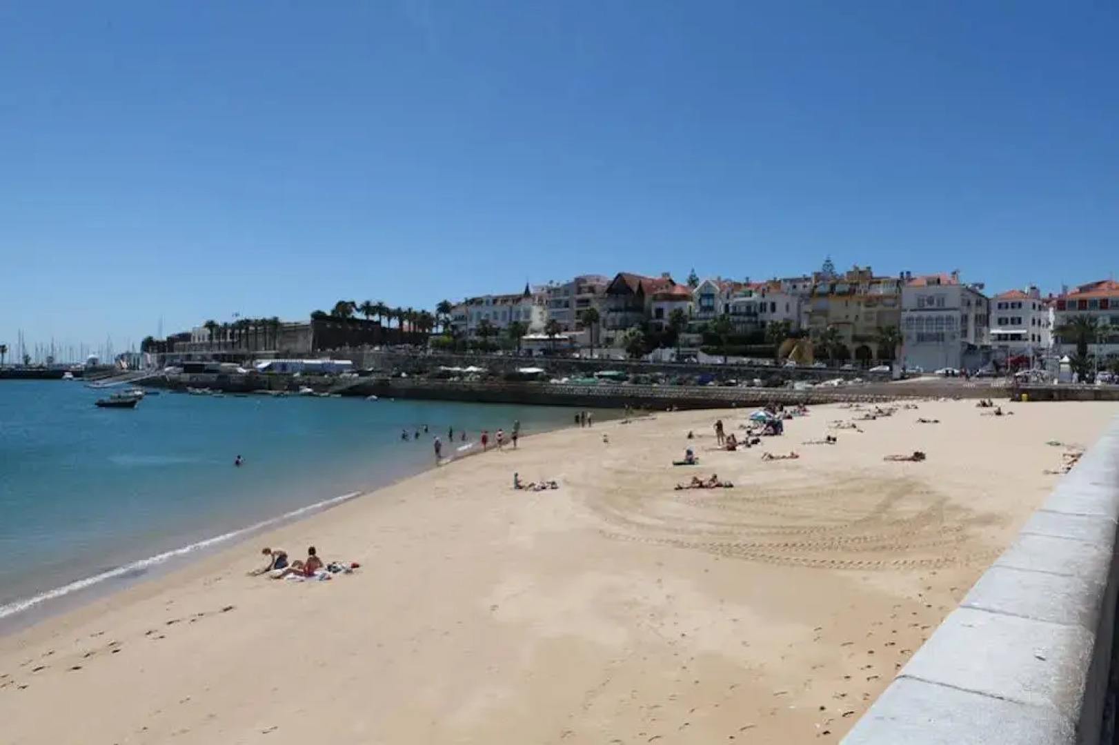 Fashionable and Modern Apartment - Cascais