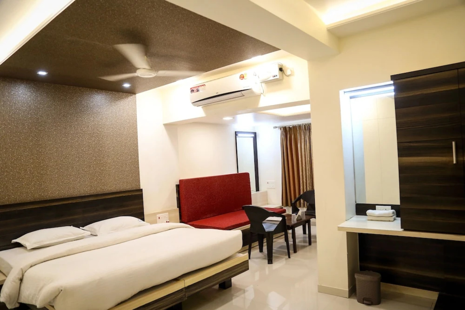 Hotel Madhuvan International