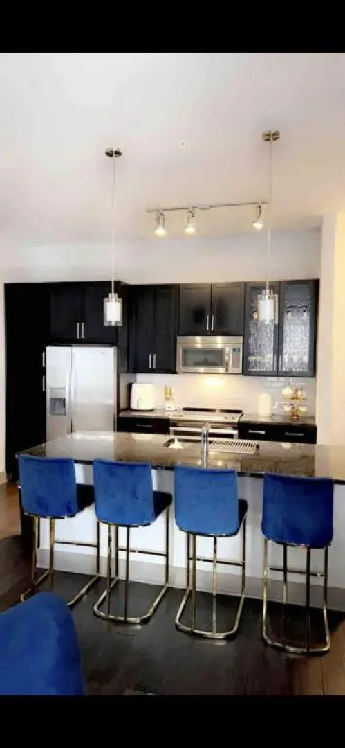 WELL FURNISHED 2 BEDROOMs 2 BATH IN CITYLINE