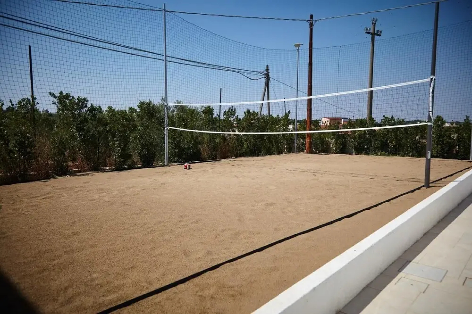 B B D Aprile Camera Camelia