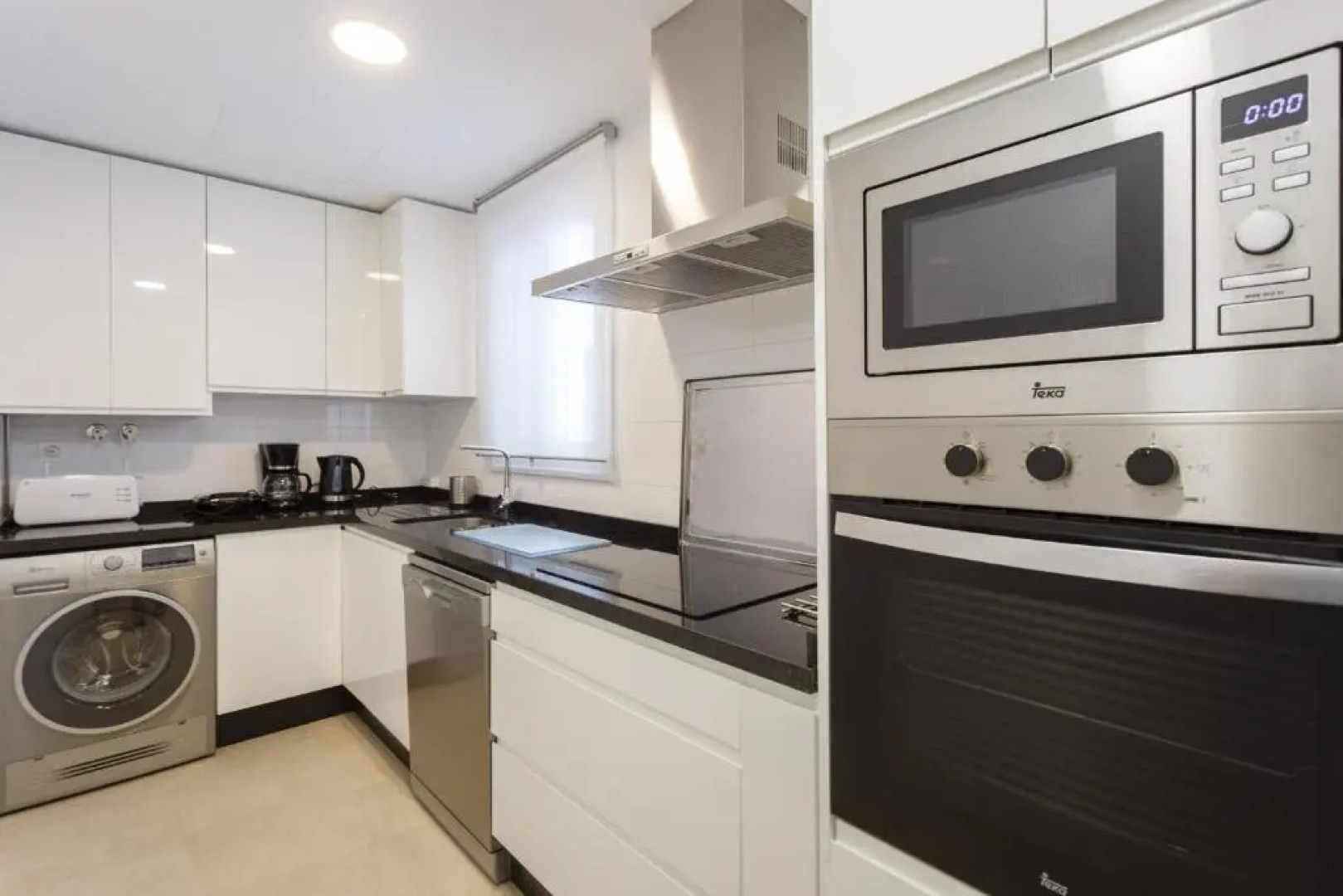 PALMERAS-CANDOR free parking by Cadiz4Rentals