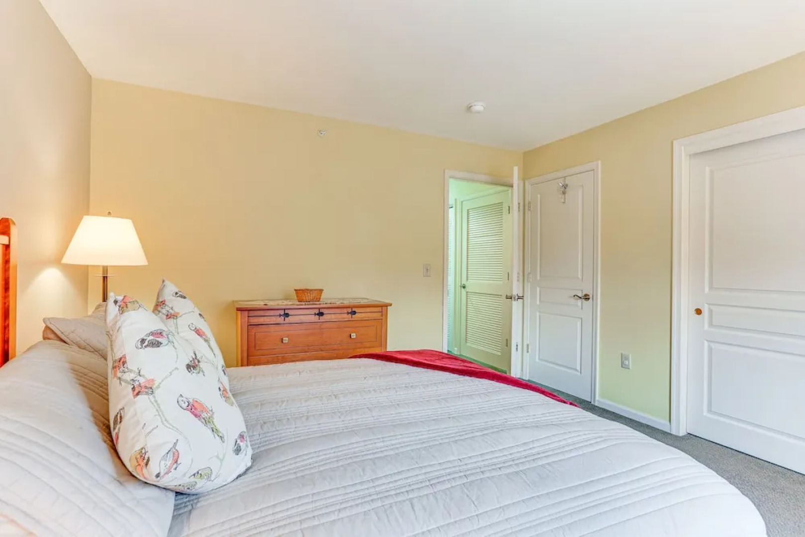 Spacious Condo w/ View < 1 Mi to Mtn Creek Resort!