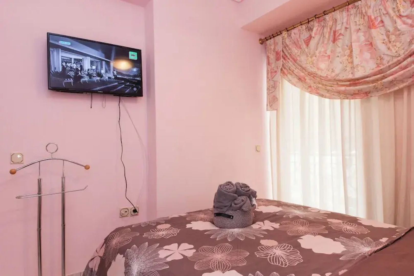 Chrisoupoli Cheerful 2 Bd Apt w Balcony
