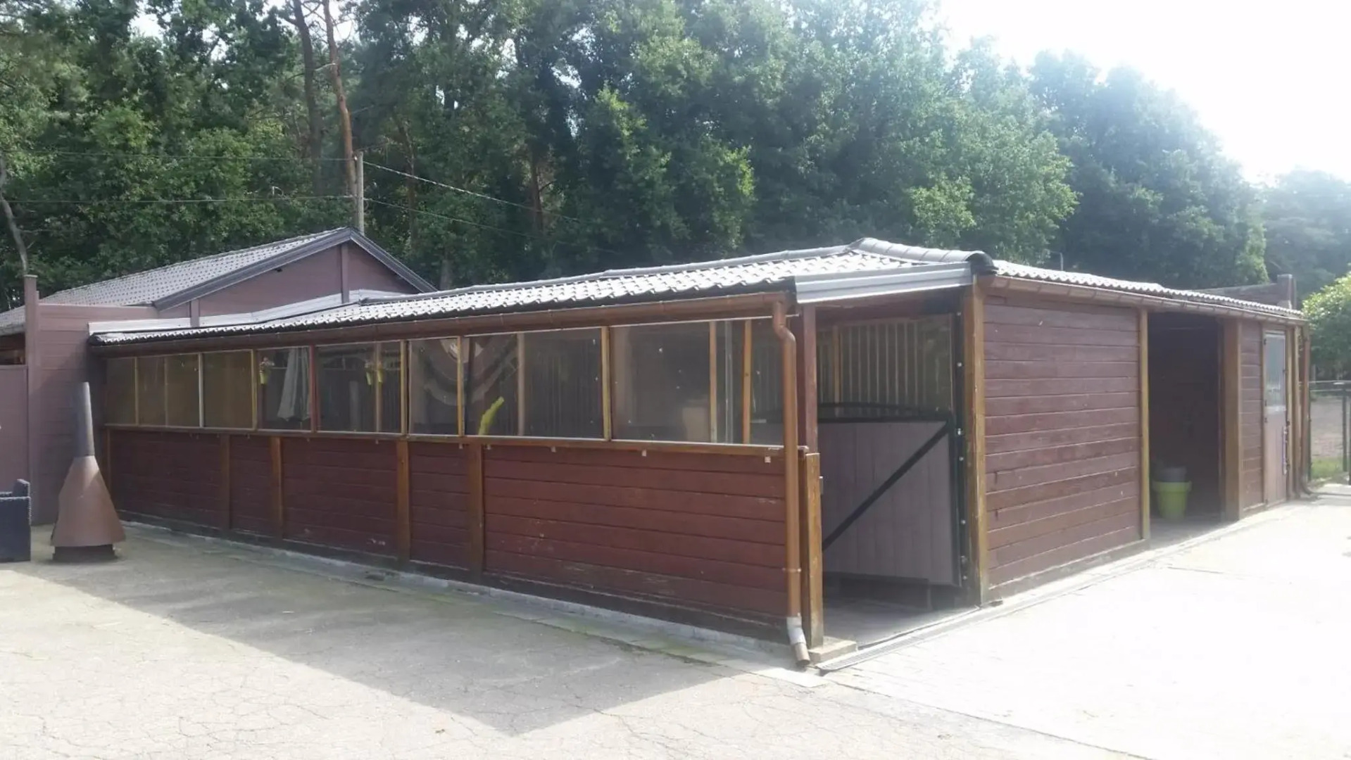 King of Gold Stables appartement met stalling voor 5 paarden