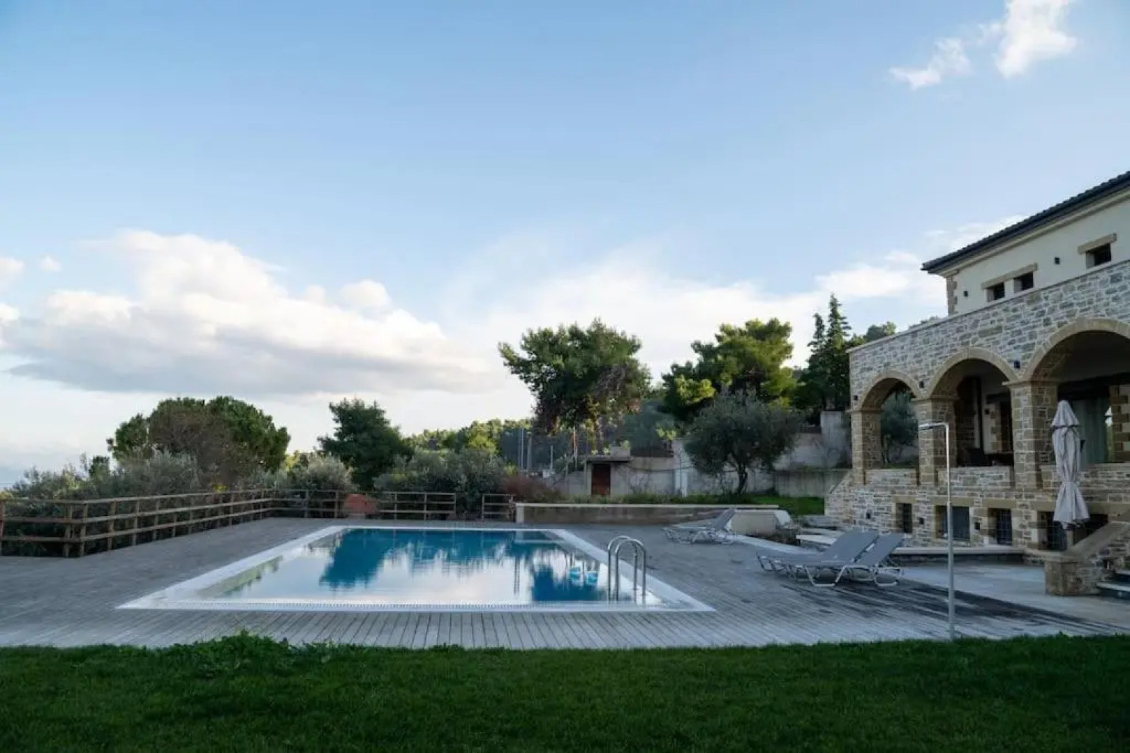 Villa Kalamos / Sea View and Pool nearby Athens