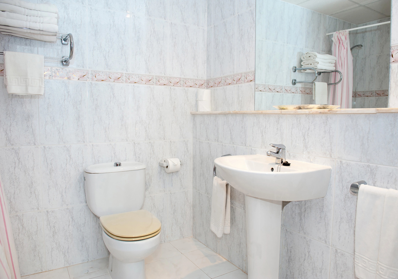 Apartamentos Sol Romántica by DOT Suites