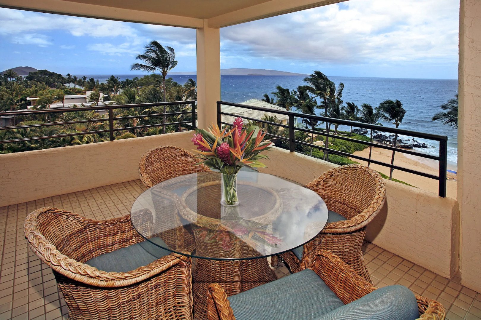 Polo Beach Club Vacation Rentals - APlus Resorts