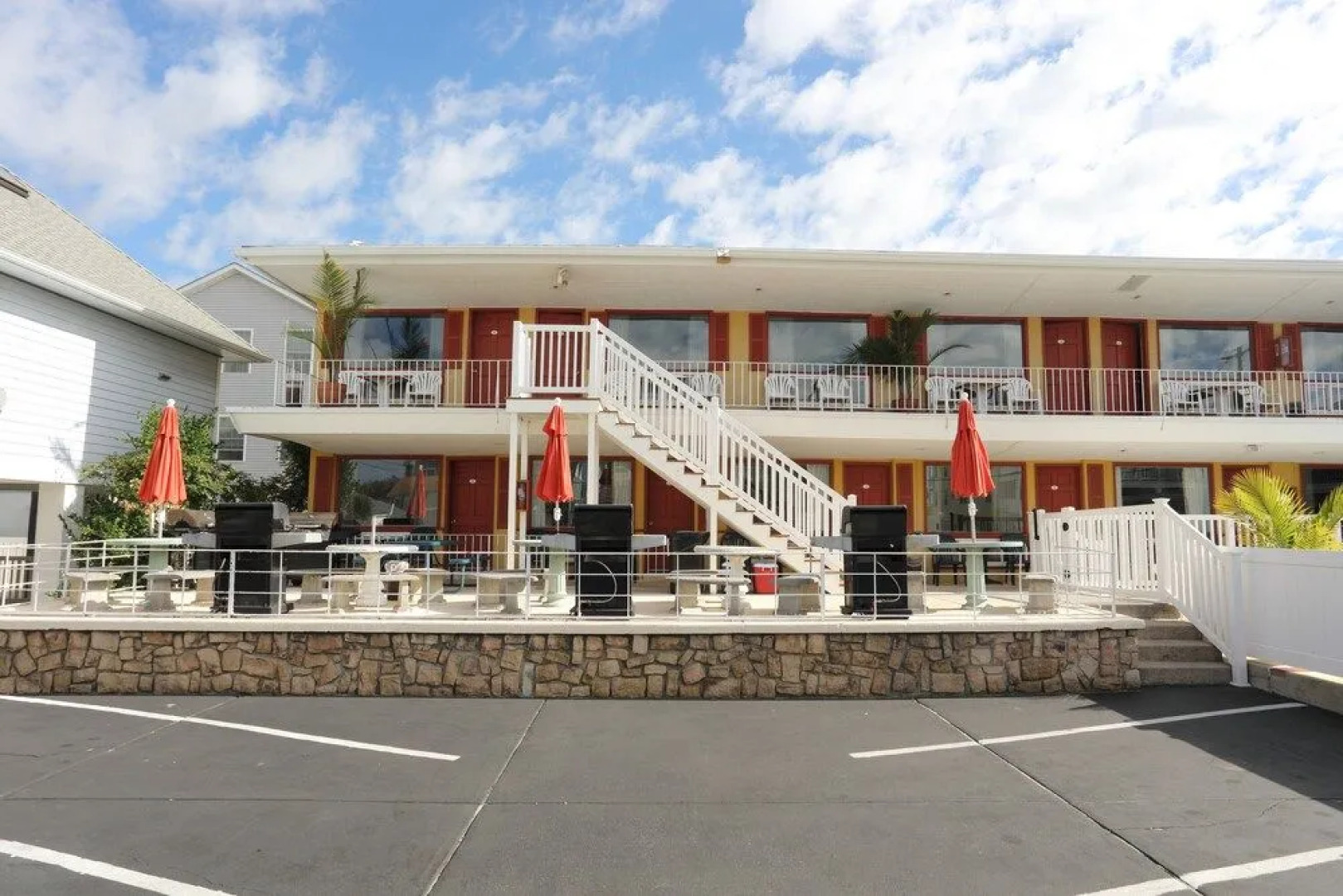 Harbor Mist Family Motel