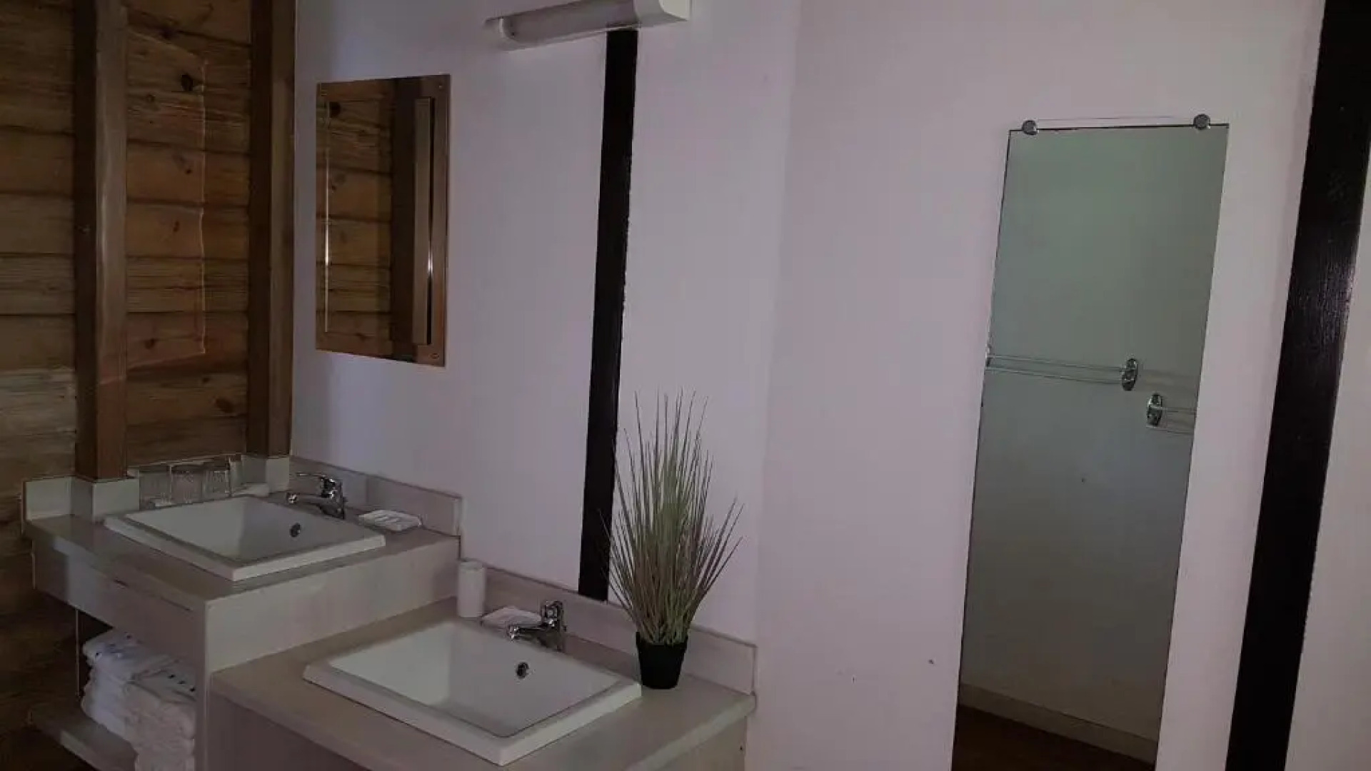 Le Bougainvillier Blanc