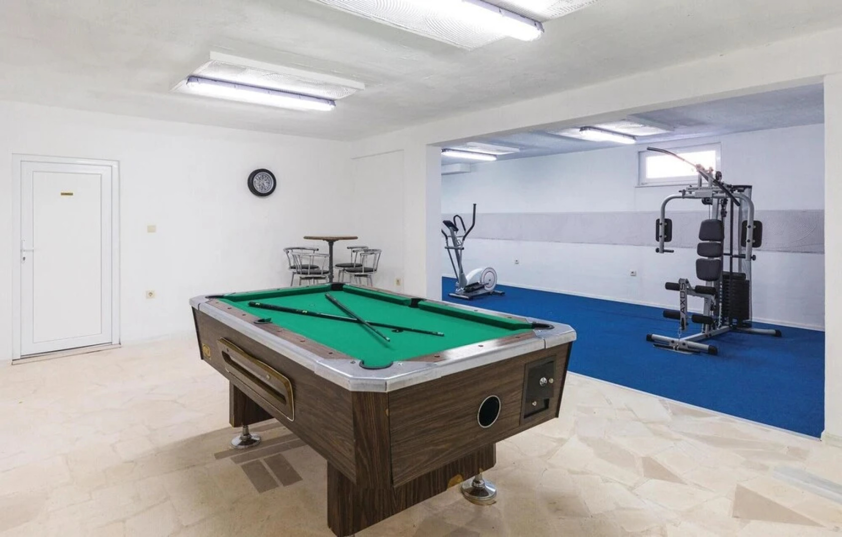 Beautiful Home in Kastel Novi With Wifi and 8 Bedrooms