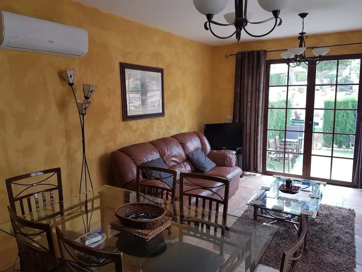 House - Sleeps 6 With Stunning Views