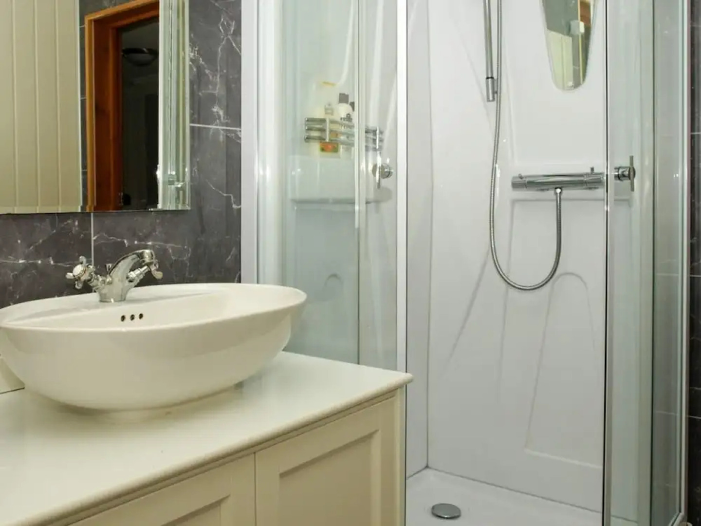 6 Person Holiday Home in Lonevag-by Traum