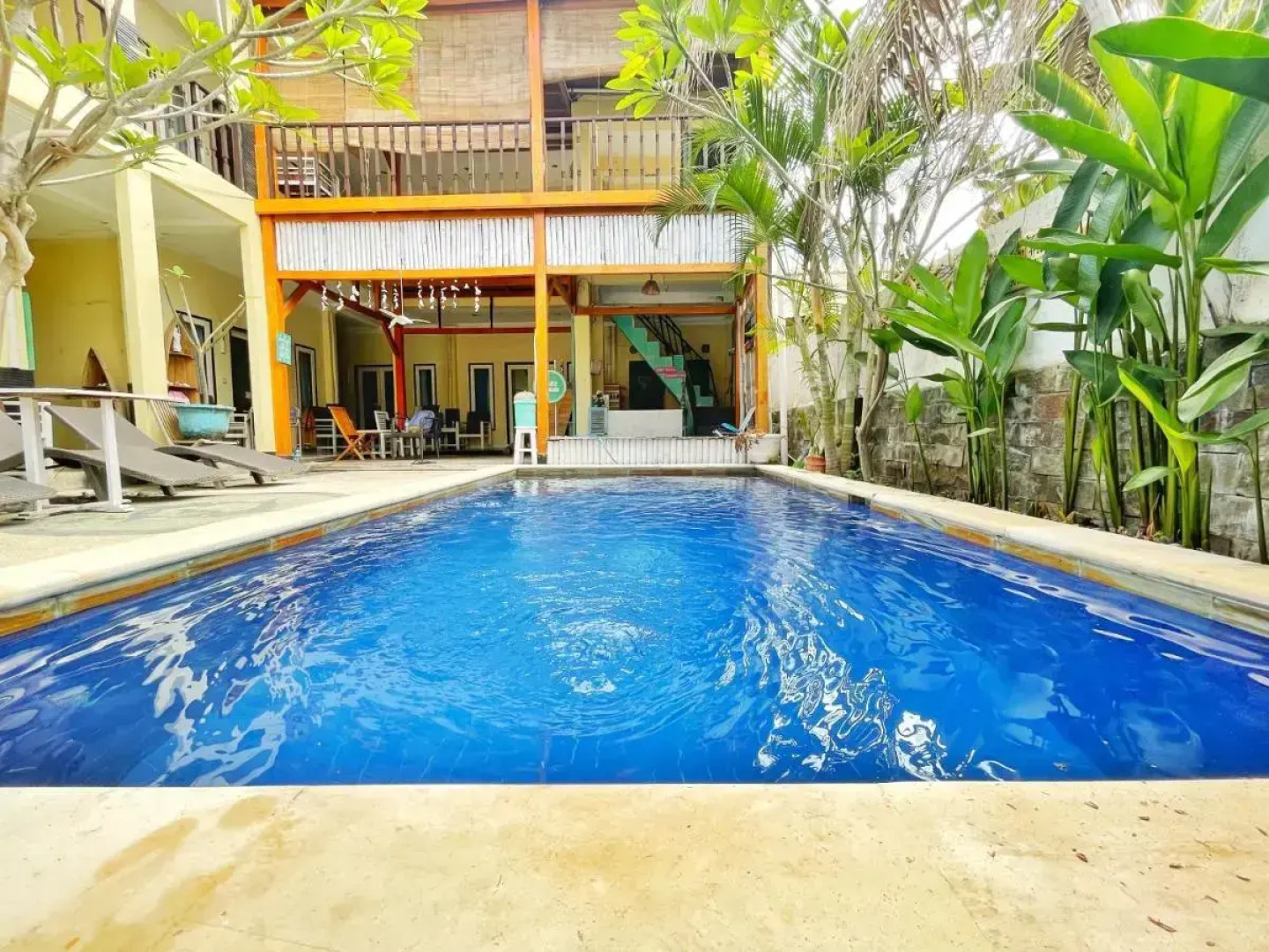 Gili White Bamboo Resort