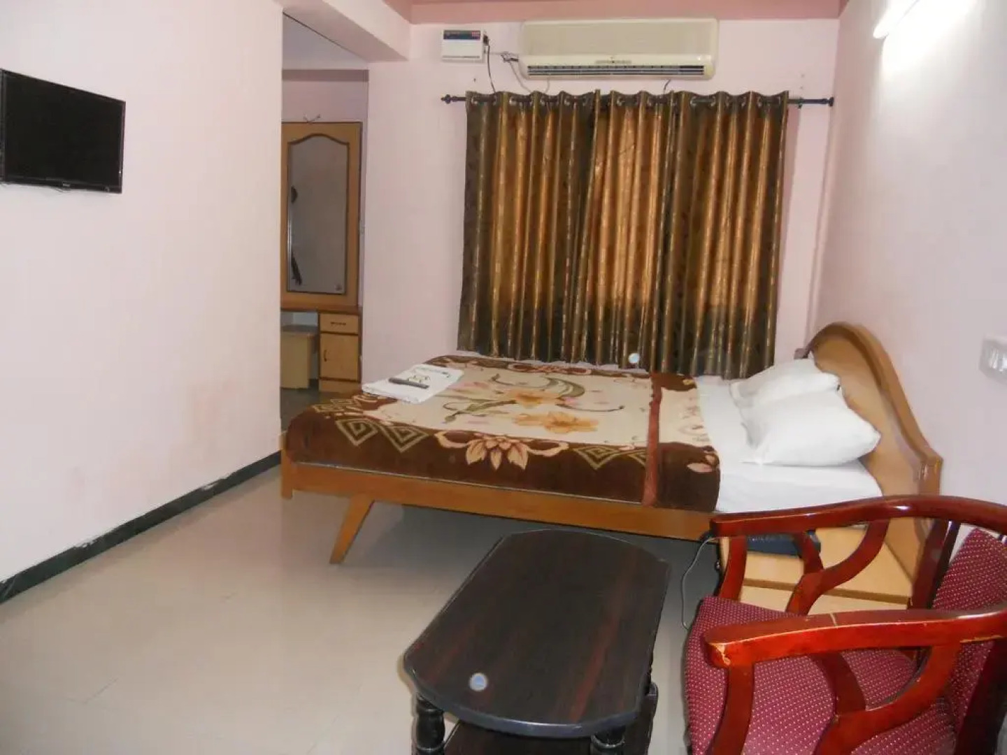 Aishwariya Park Hotel