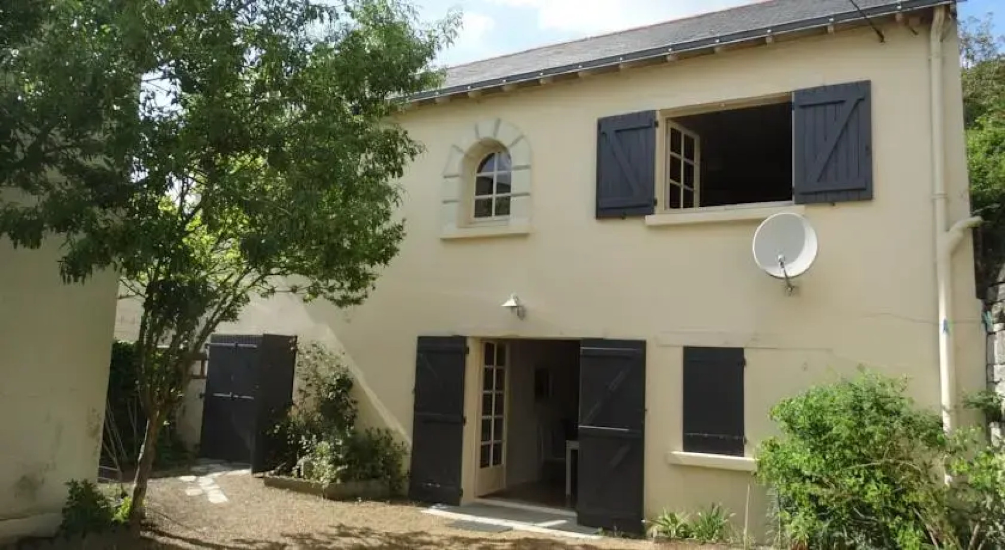 Au bord de la rivière