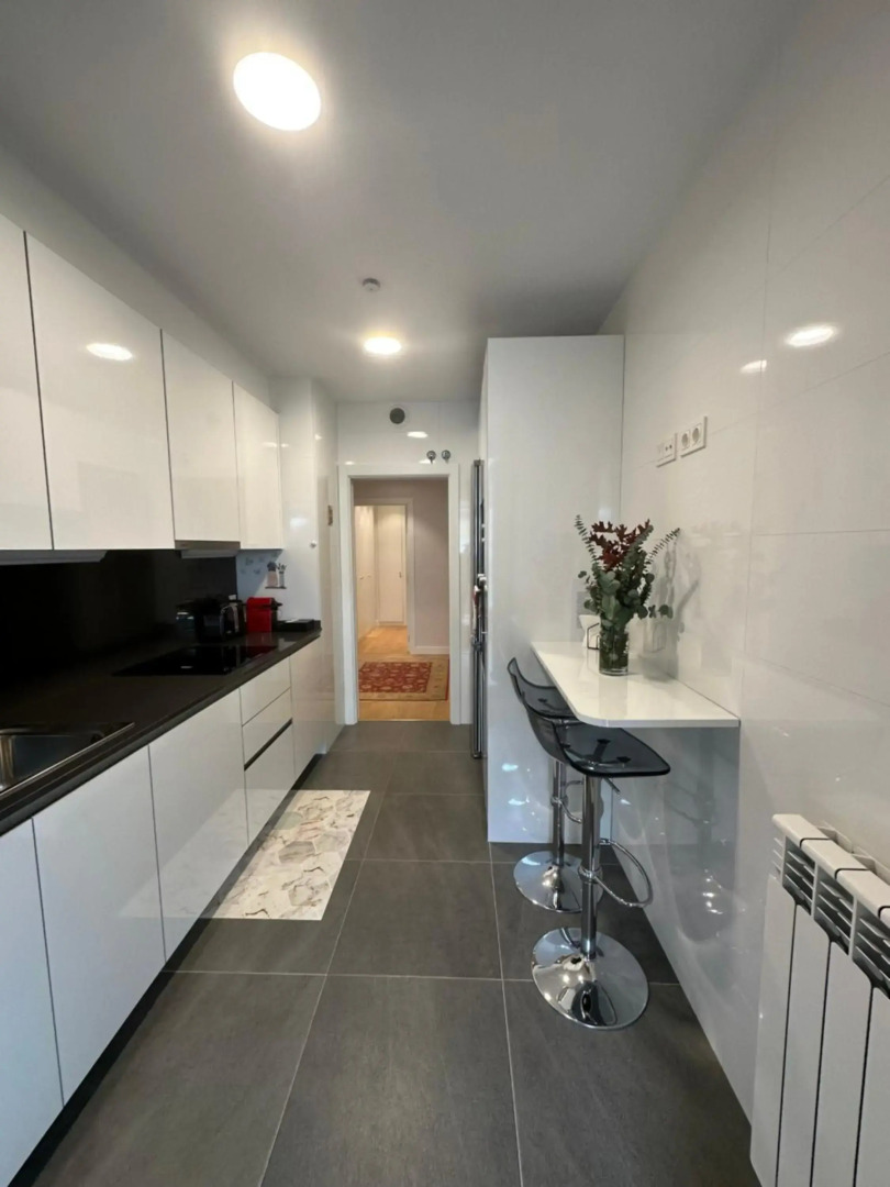 A estrenar amplio con piscina y parking