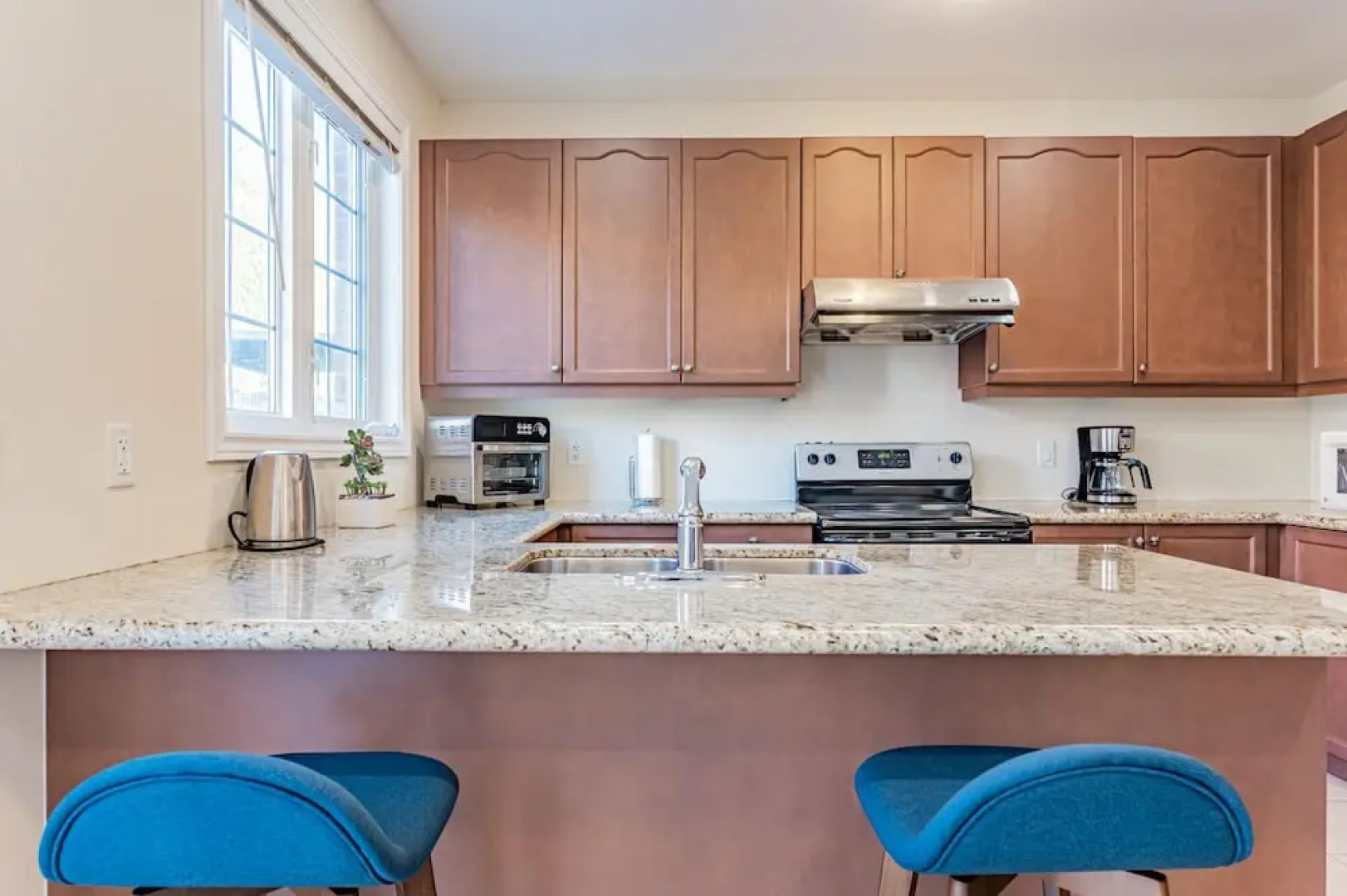 Lady Valentina Boutique Home