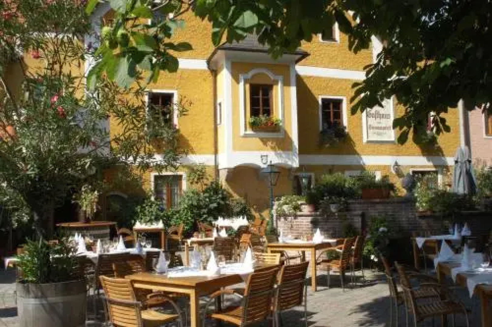 Donauwirt Hotel - Restaurant