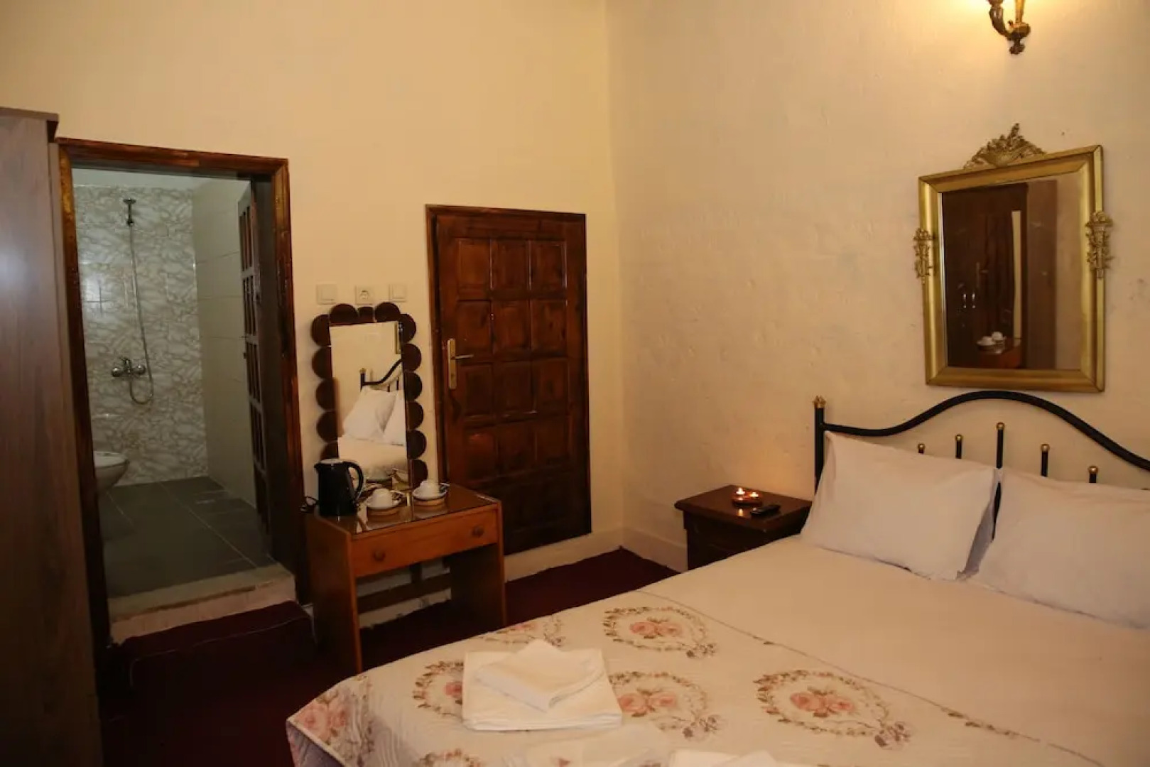 Unicorn Cave Hotel
