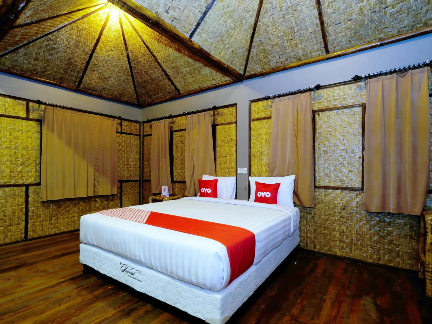 OYO 1835 Surya Mandalika Hotel