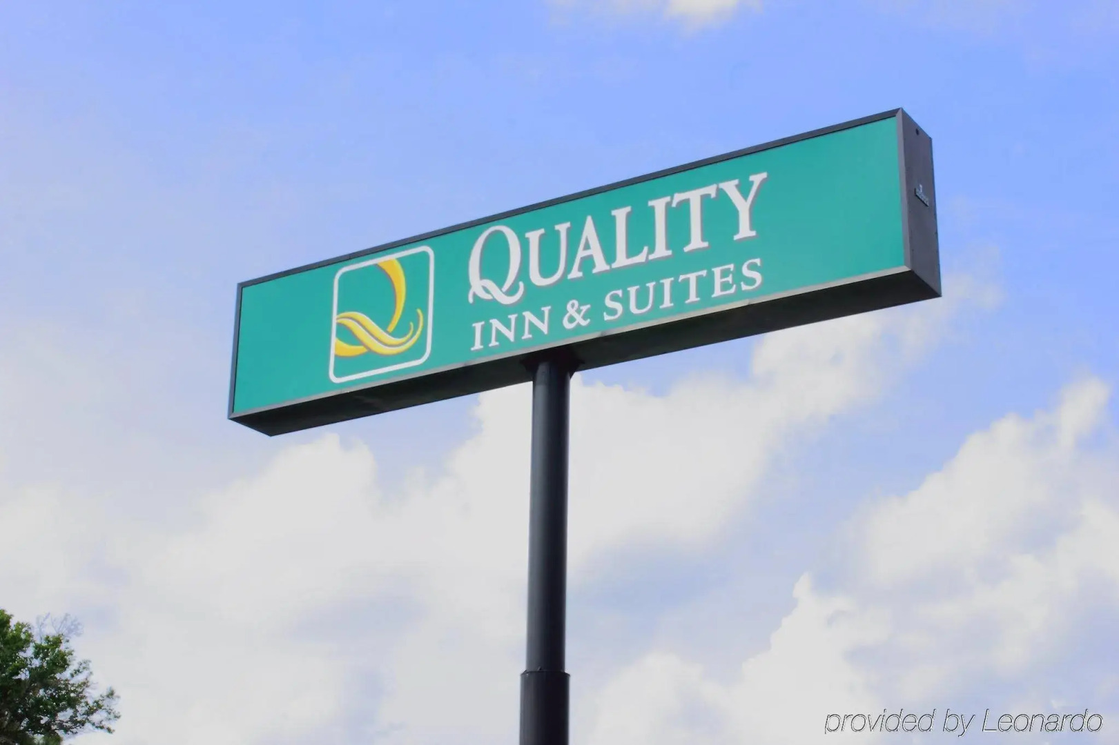 Quality Inn & Suites Pensacola Bayview